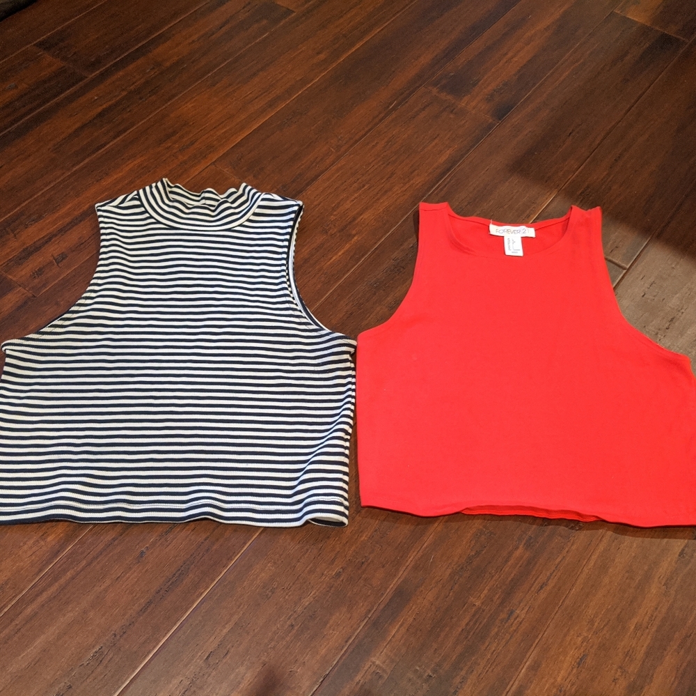 Bundle of 2 cropped tank tops